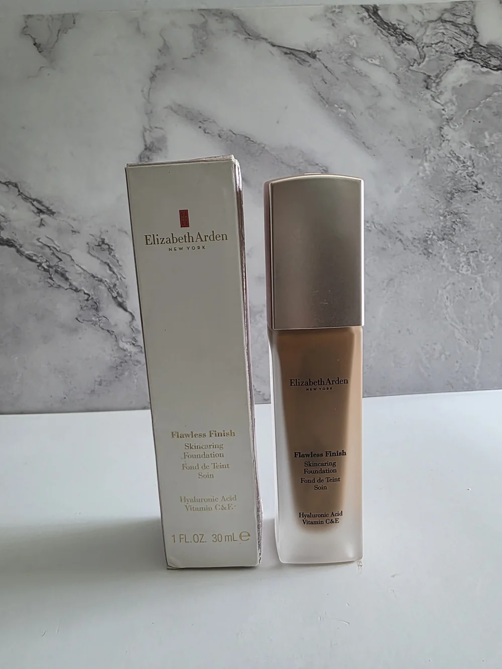 Elizabeth Arden Flawless Finish Skincare Foundation